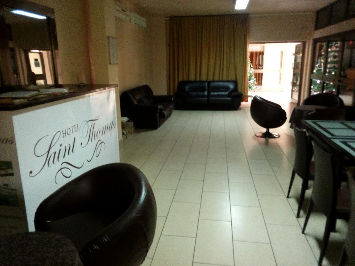 Hotel Saint Thomas Lome Bagian luar foto