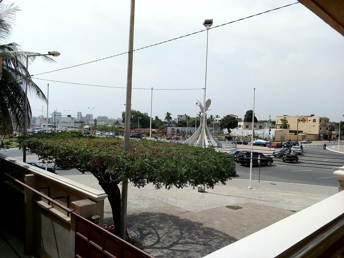 Hotel Saint Thomas Lome Bagian luar foto