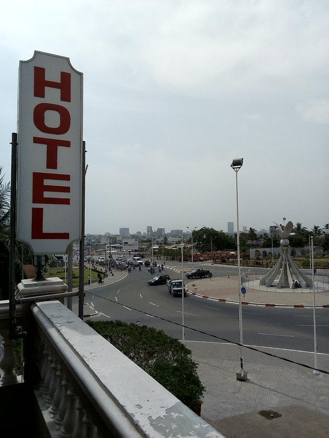 Hotel Saint Thomas Lome Bagian luar foto