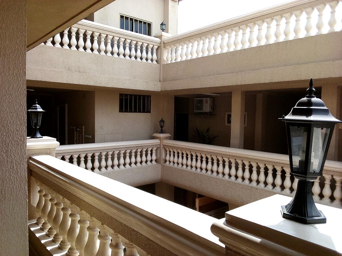 Hotel Saint Thomas Lome Bagian luar foto