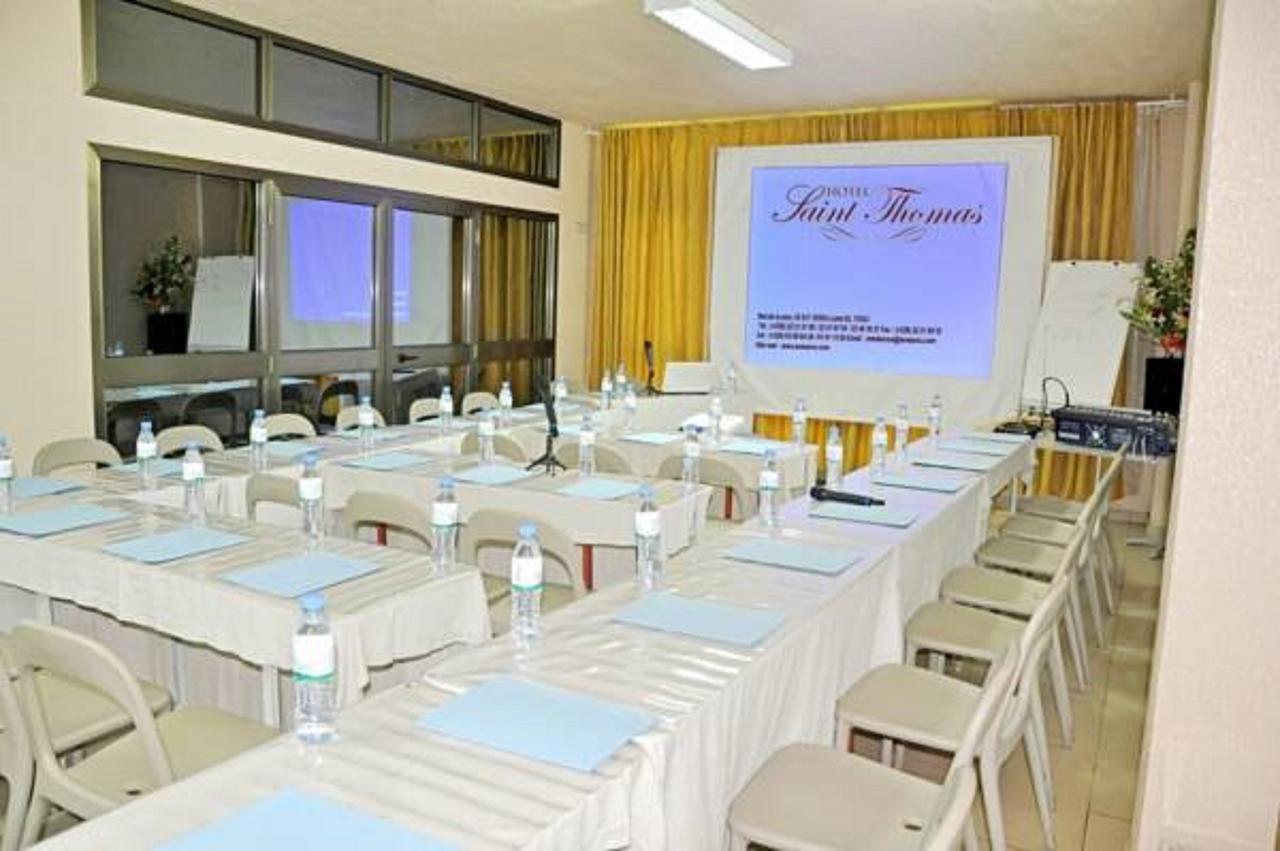 Hotel Saint Thomas Lome Bagian luar foto